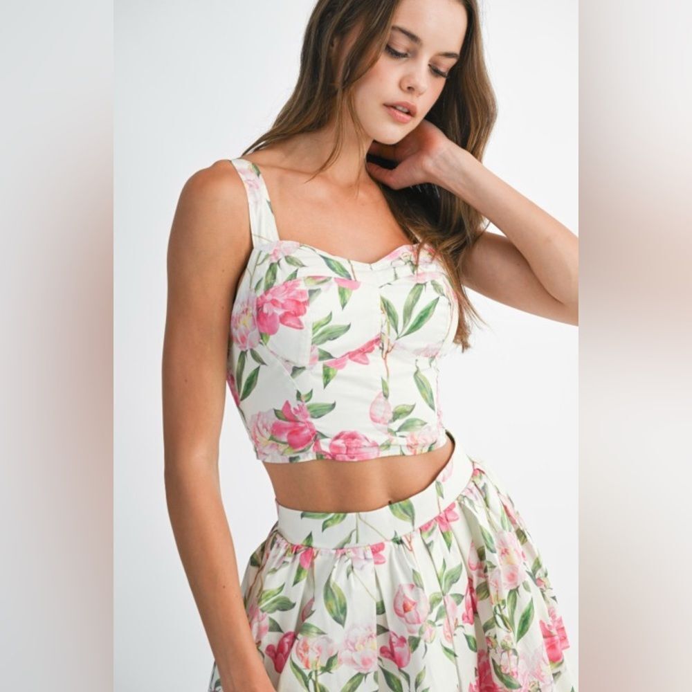 Floral Pink and White Skirt Set - Picture 11 of 13